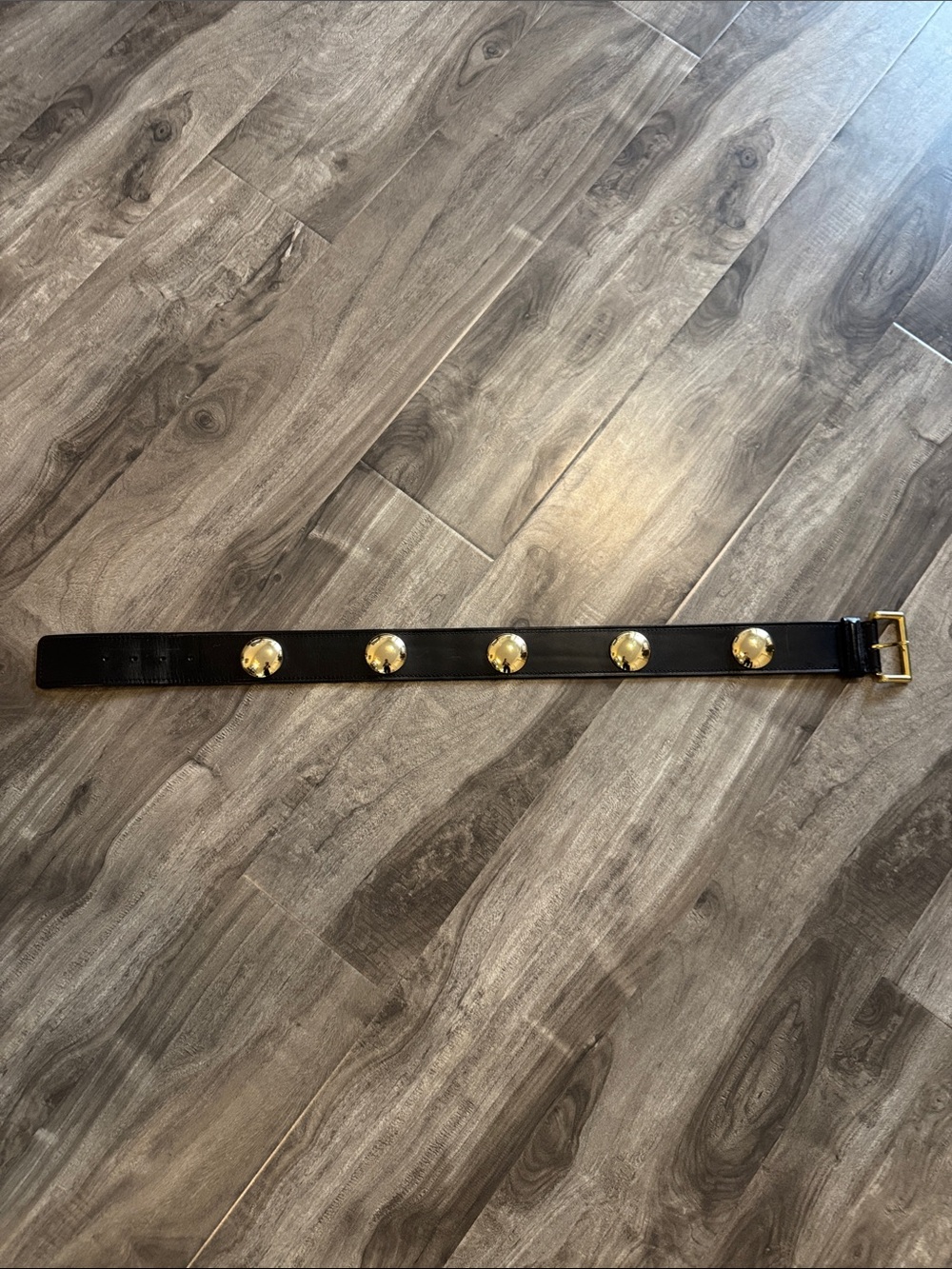 Vintage black leather belt with brass buckle & gold circles- small (as is scuff) - Picture 13 of 16
